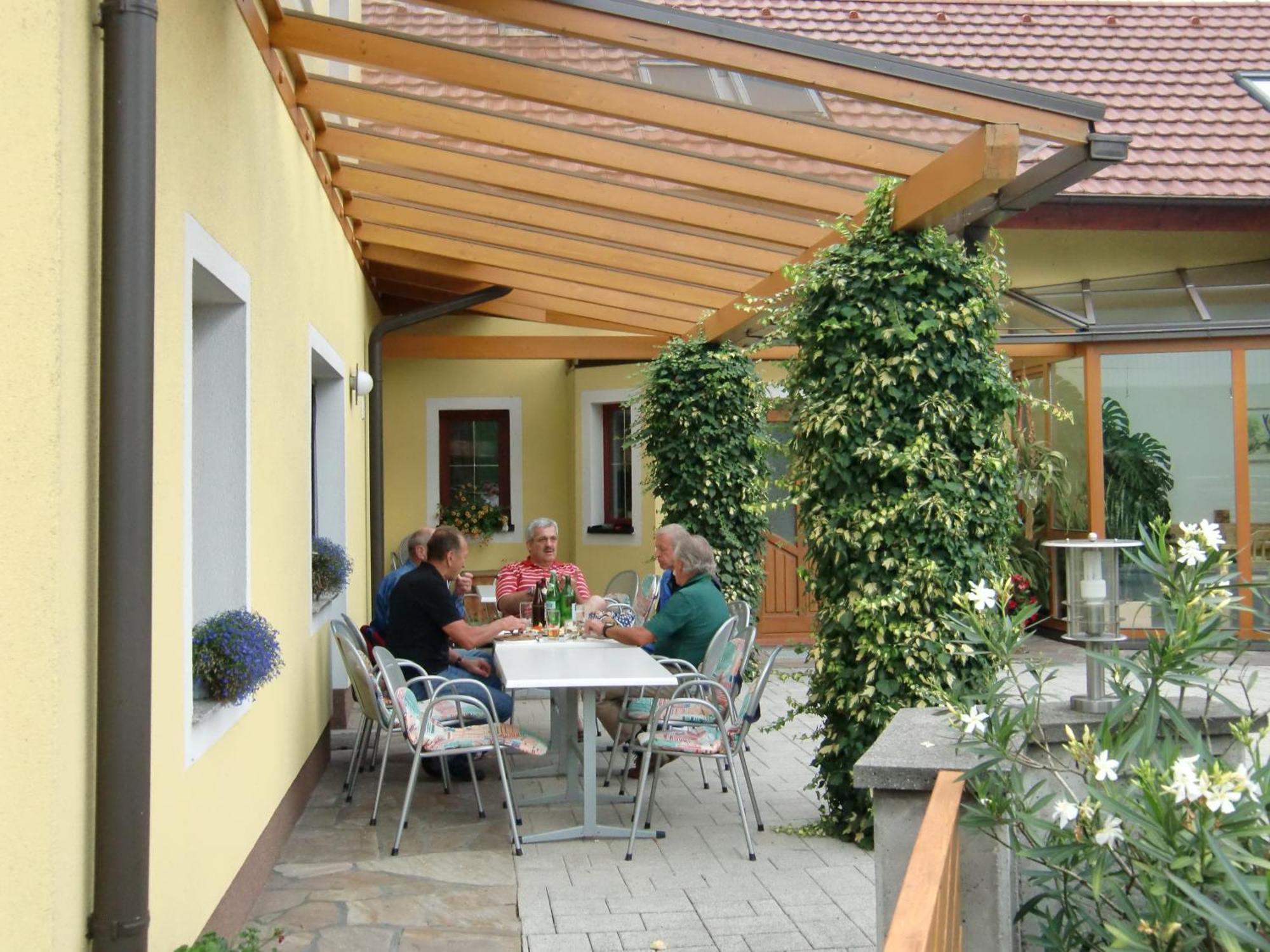 Privatzimmer Und Ferienwohnungen Leeb Persenbeug Exterior foto